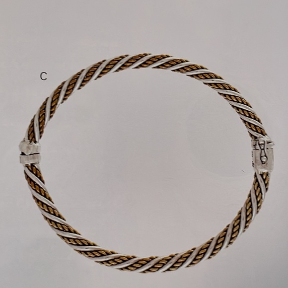 Grace & Heart Twist & Shout Bangle - Picture 9 of 10